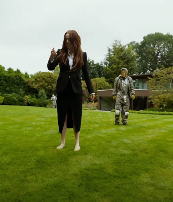 Emma Stone and Jesse Plemons in BUGONIA